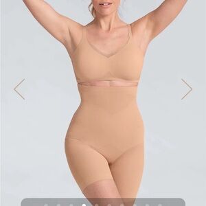 NWT Honeylove SuperPower Short